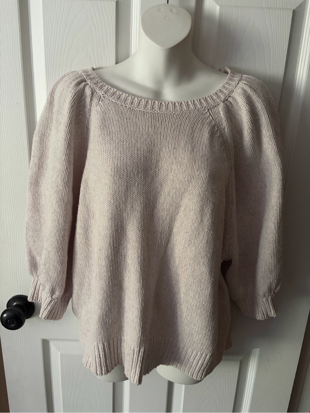 Ann Taylor Women’s Cream Colored Sweater With Dolman Sleeves Size XL